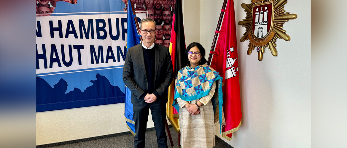 Consul General with Mr. Falk Schnabel, Chief of Police, Hamburg
