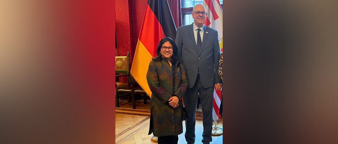 Consul General Ms. Soumya Gupta with Mayor of Bremen and President of the Bundesrat Andreas Bovensc.
