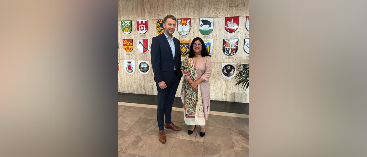 Consul General Ms. Soumya Gupta with Lord Mayor Dennis Weilmann of Wolfsburg